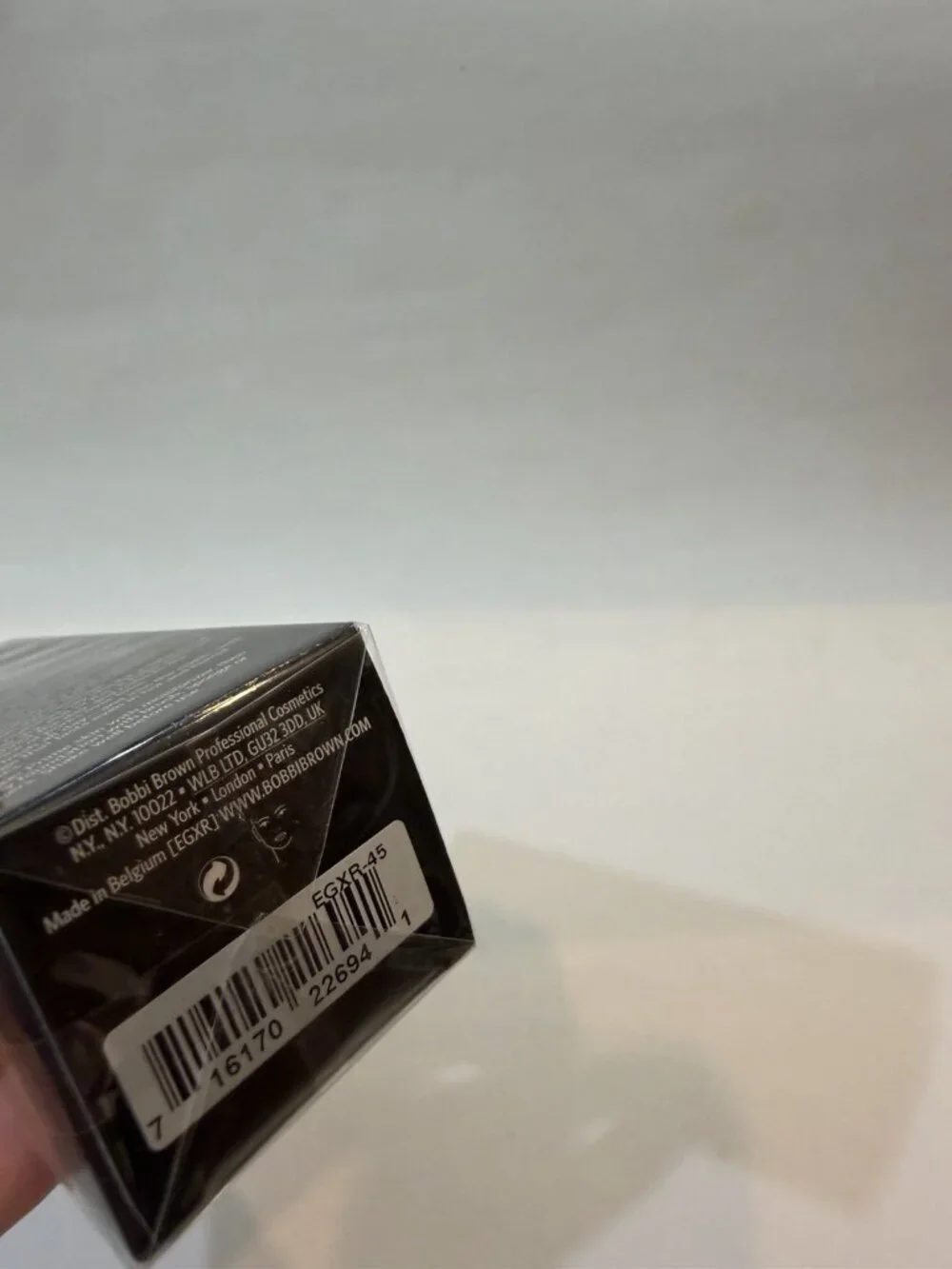 Bobbi Brown Skin Long-Wear Weightless Foundation SPF 15 Neutral Almond N-080